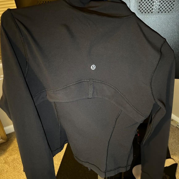 Lululemon "Define" cropped jacket - Picture 2 of 4